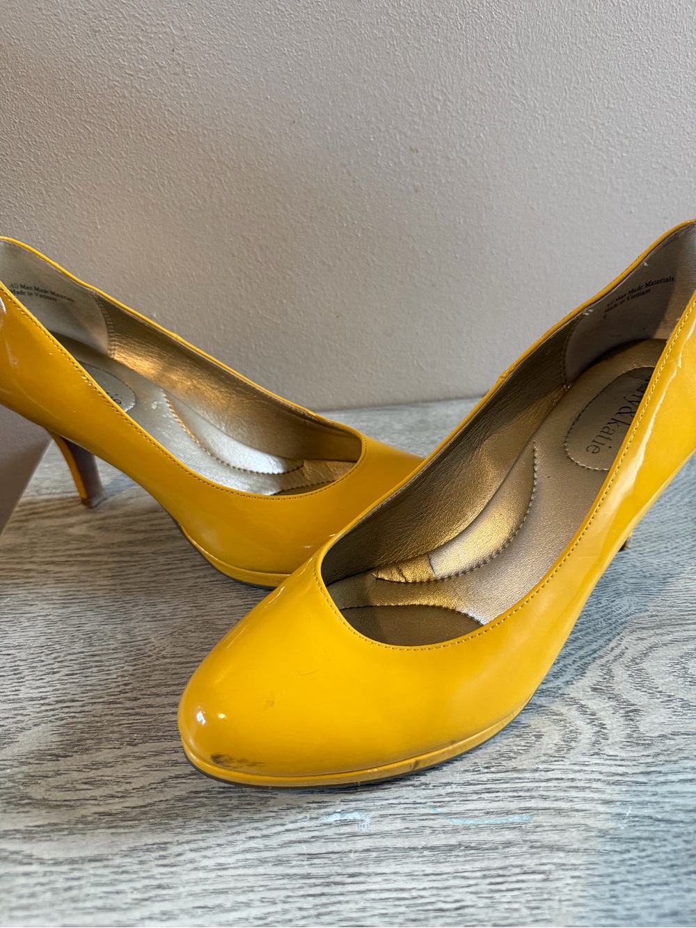 Kelly & Katie Glossy Mustard Yellow Patent Heel Pumps - Picture 9 of 9